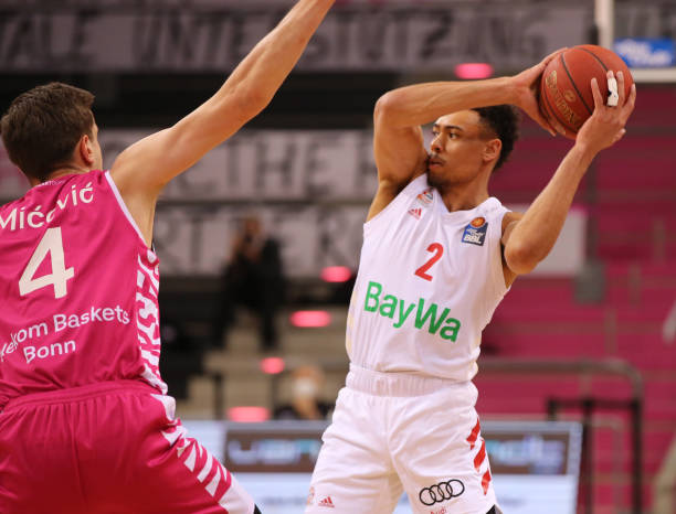 体育精神依 体育精神依